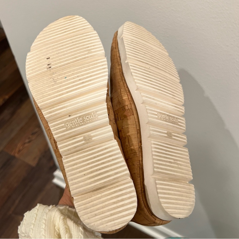 Gentle Souls Tan Flats - Picture 10 of 12